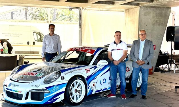 José Manuel González presenta en La Gomera su nuevo Porsche GT3
