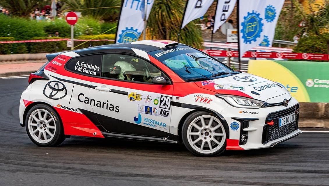 Antonio Estalella y Víctor García estrenan el Toyota GR Yaris en Tenerife