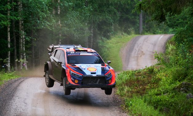 Hyundai Motorsport ha conseguido un podio en el Rally de Finlandia, una de las pruebas más desafiantes para el equipo. – Tercer día.