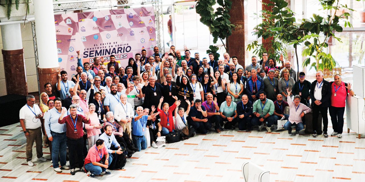 Los oficiales intercambiaron sus experiencias en las competiciones de la FCA