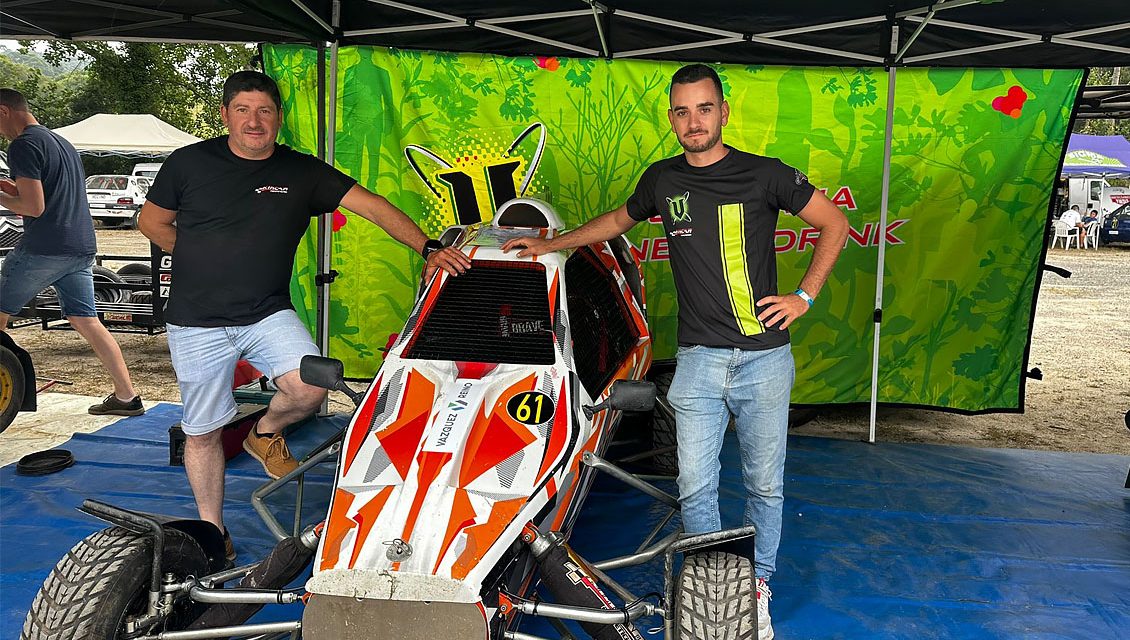 Simón Medina disfrutó de su premio en el Autocross de Arteixo 2025