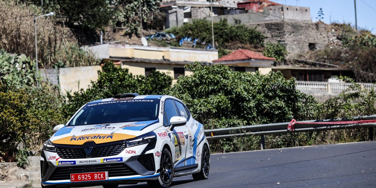 Jesús Pérez gana de nuevo y se acerca a un punto del liderato de Clio Trophy Canarias