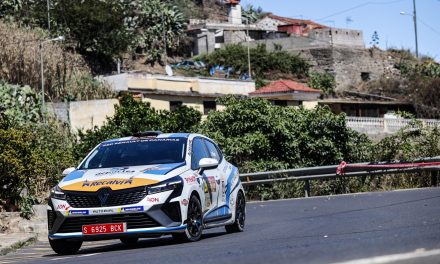 Jesús Pérez gana de nuevo y se acerca a un punto del liderato de Clio Trophy Canarias