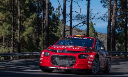 Luis Monzón y José Carlos Déniz se recuperan después de su salida de carretera en el Rally de Maspalomas