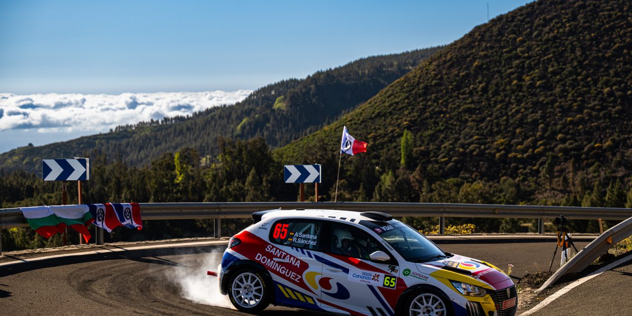 Álvaro Santana y Raúl Sánchez brillan en su debut mundialista con un podio en el Rally Islas Canarias