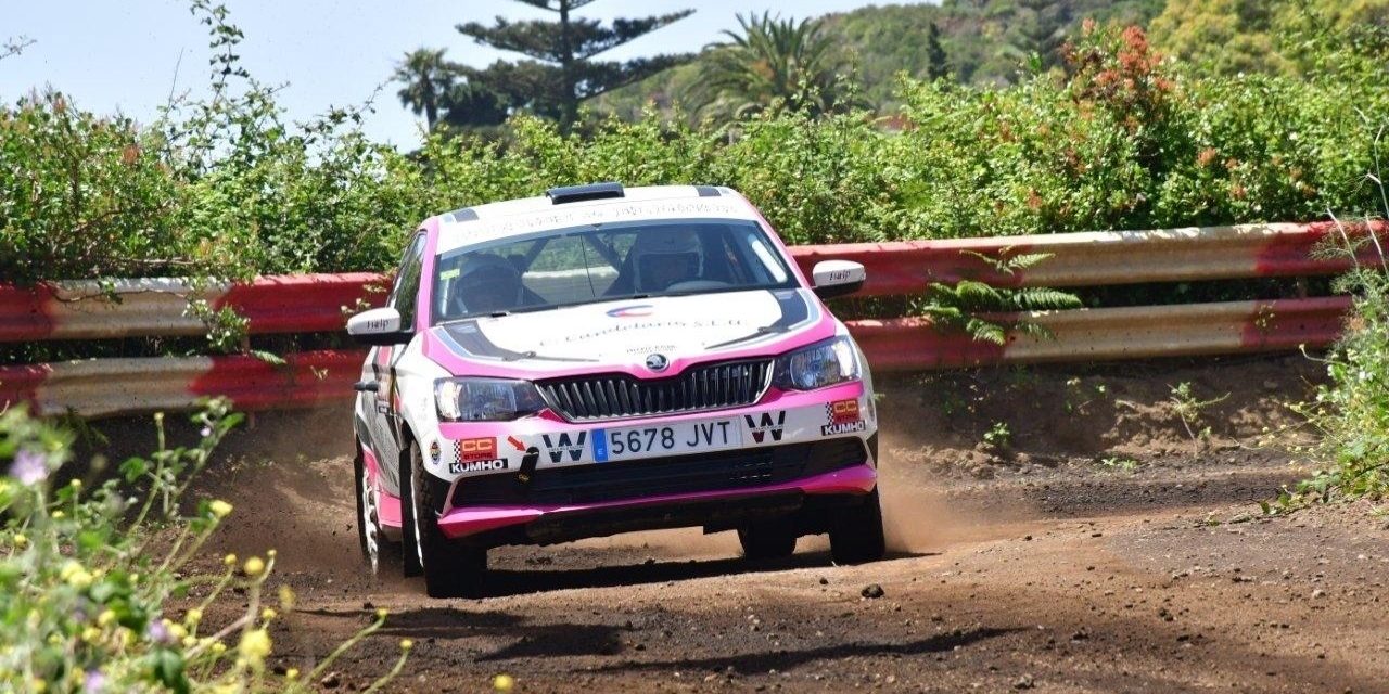 Carolina González y Saúl Hernández se escapan al frente  de la Copa Wild Racing