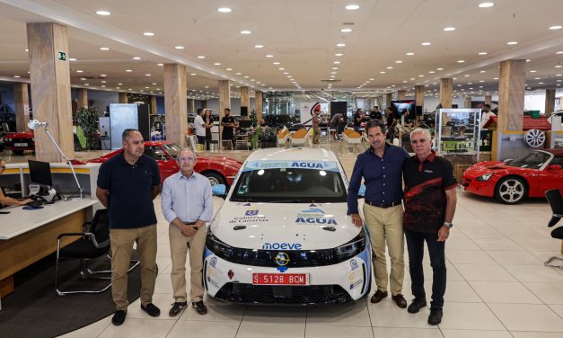 El tema del Agua viste la imagen del «Coche Zero» en el mes de agosto